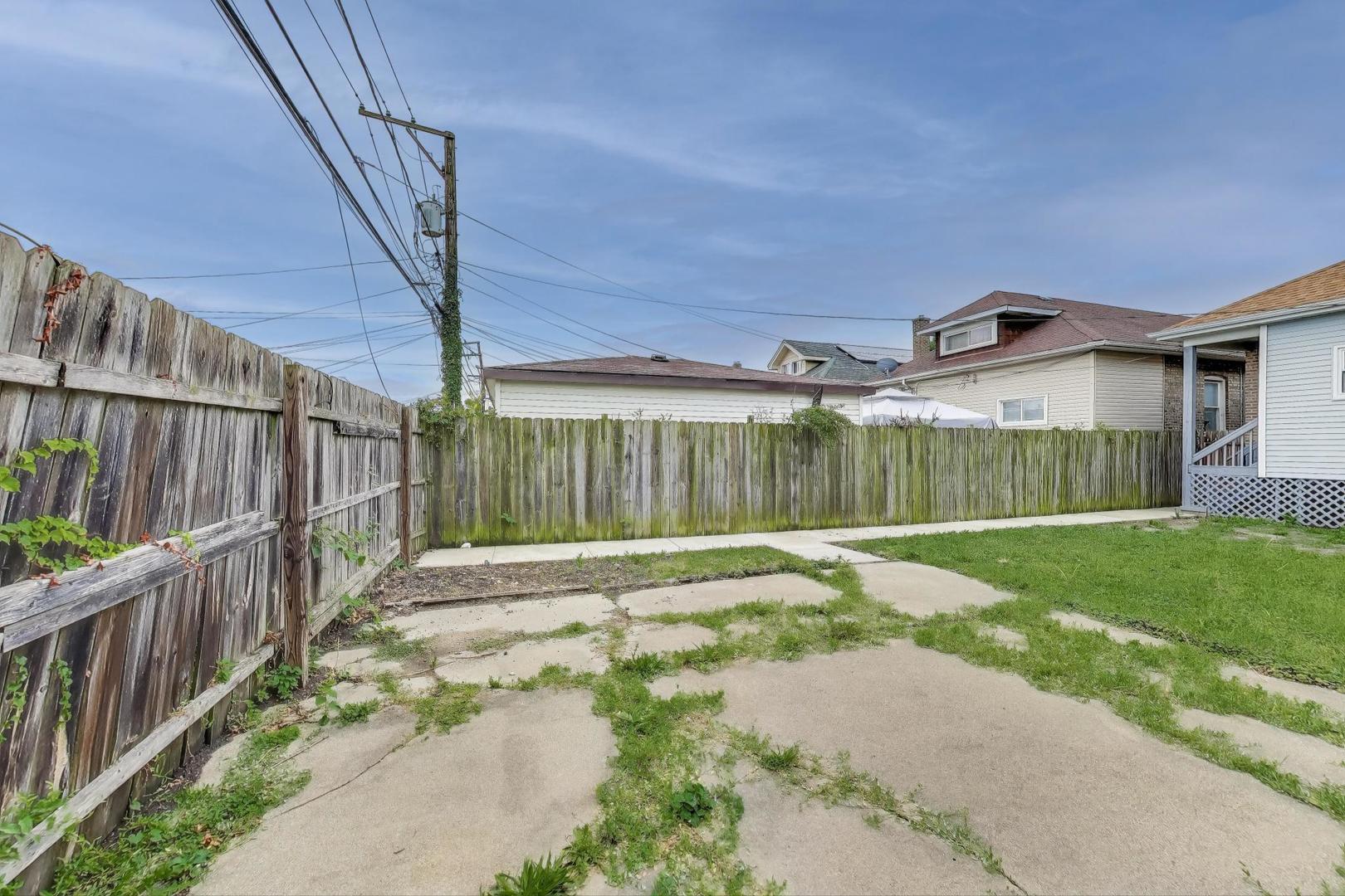 10229 South Calumet Avenue Chicago IL 60628