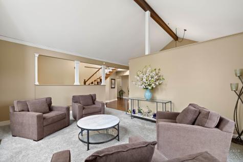 305 North Dale Avenue Mchenry IL 60050