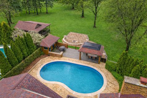 305 North Dale Avenue Mchenry IL 60050