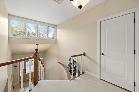 305 North Dale Avenue Mchenry IL 60050