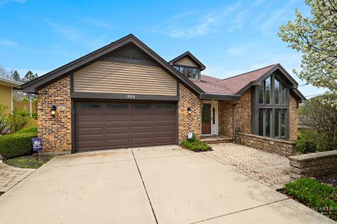305 North Dale Avenue Mchenry IL 60050