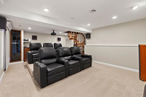 305 North Dale Avenue Mchenry IL 60050