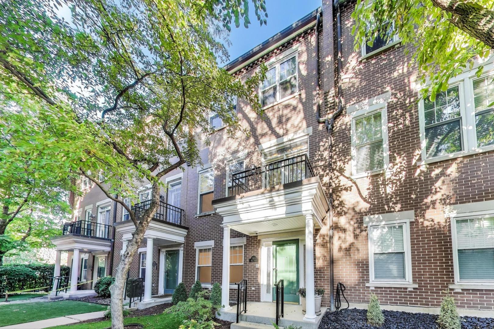 210 West Scott Street Chicago IL 60610