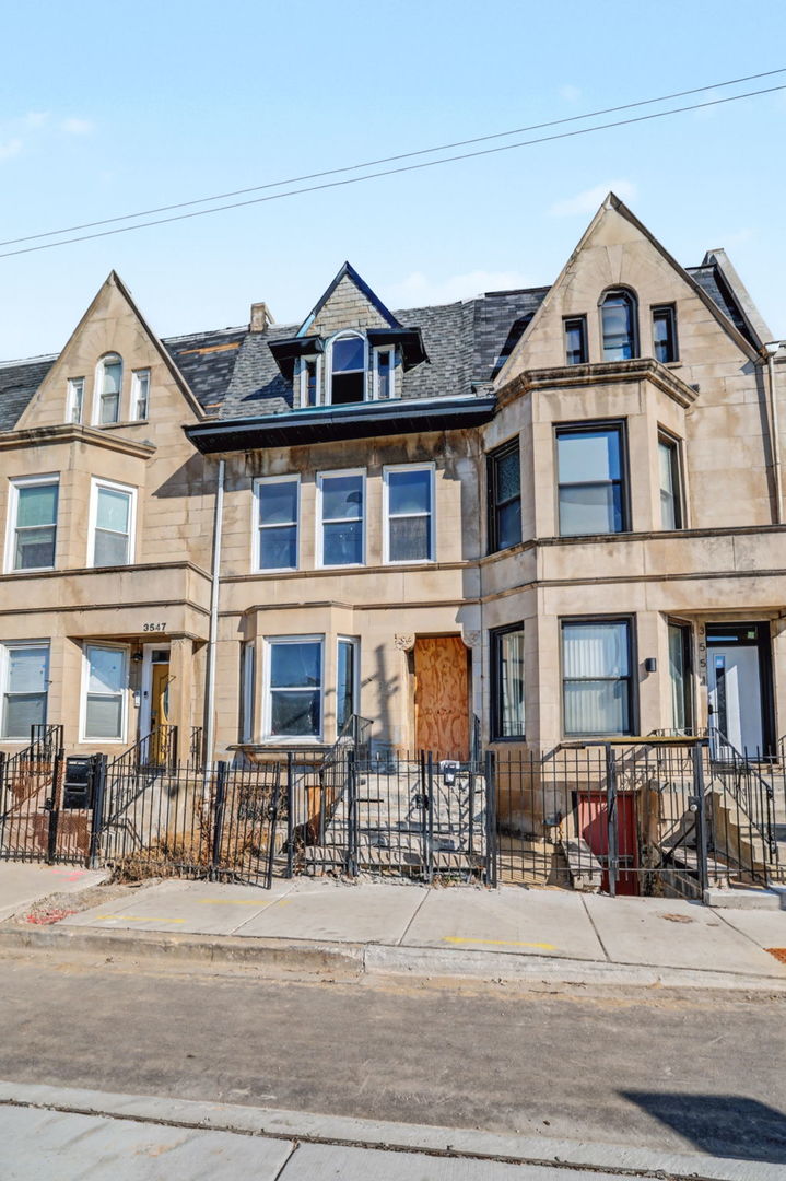 3549 South Indiana Avenue Chicago IL 60653