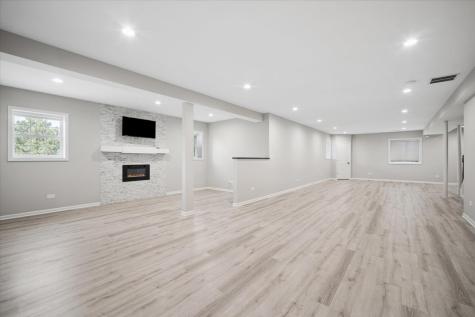 40 Wood Oaks Drive South Barrington IL 60010