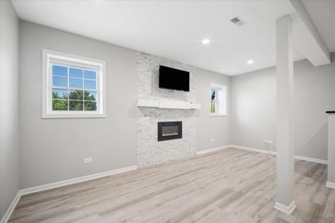 40 Wood Oaks Drive South Barrington IL 60010