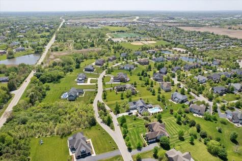 40 Wood Oaks Drive South Barrington IL 60010