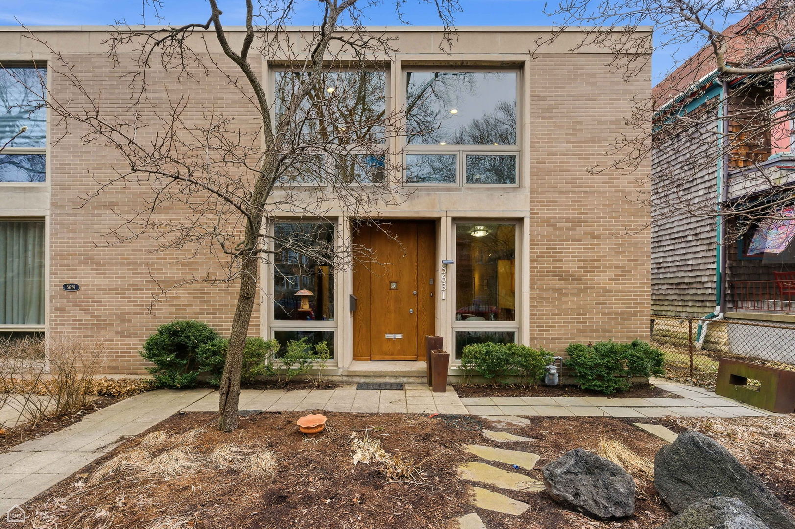 5631 South Blackstone Avenue Chicago IL 60637