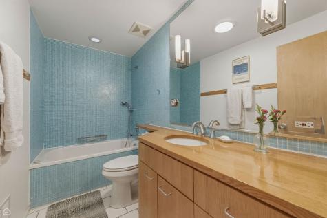 5631 South Blackstone Avenue Chicago IL 60637