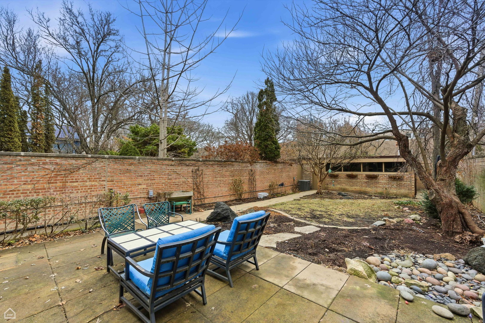 5631 South Blackstone Avenue Chicago IL 60637