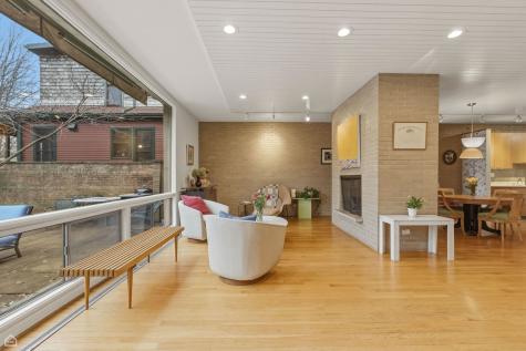 5631 South Blackstone Avenue Chicago IL 60637