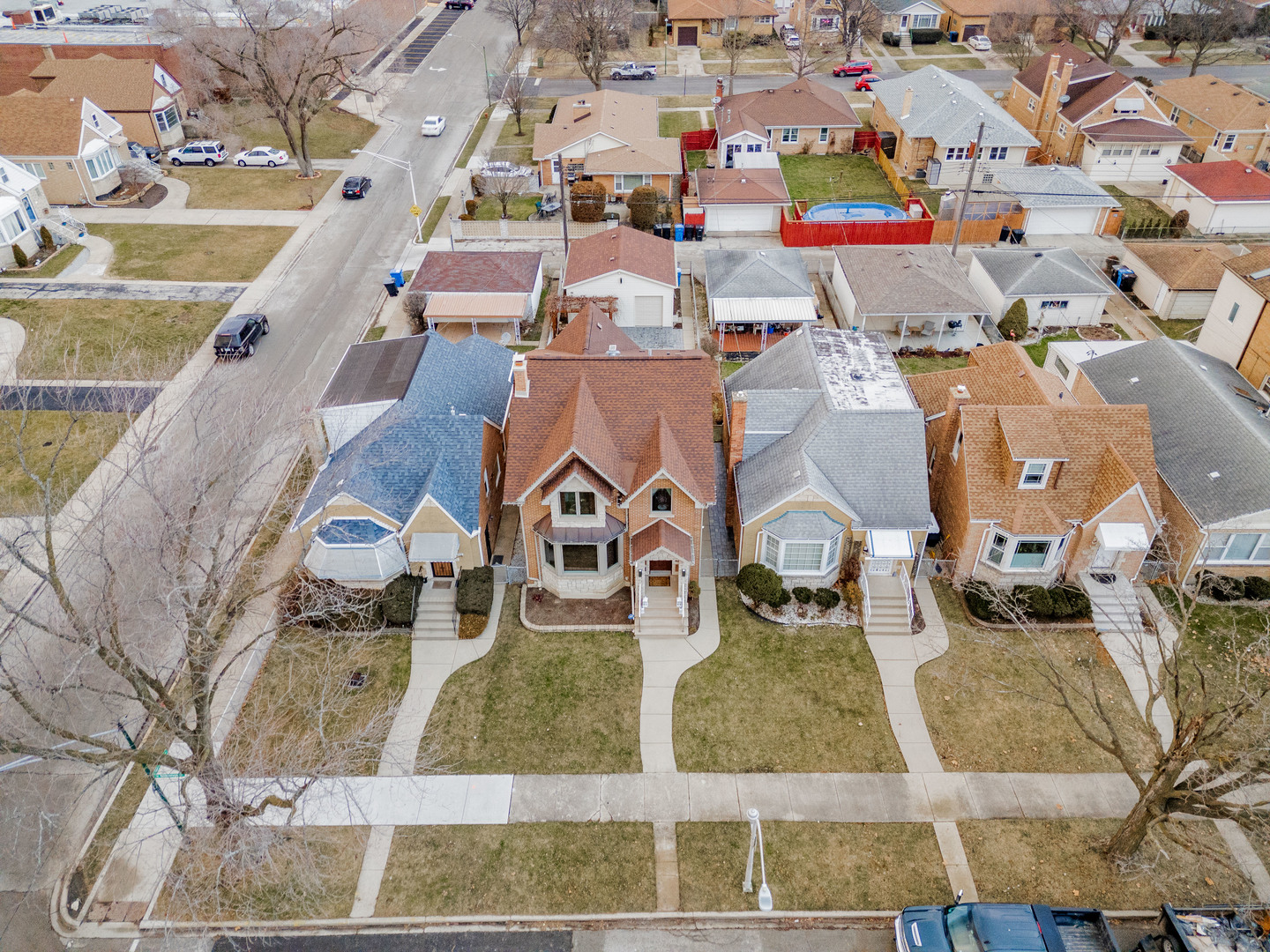 6352 West Giddings Street Chicago IL 60630
