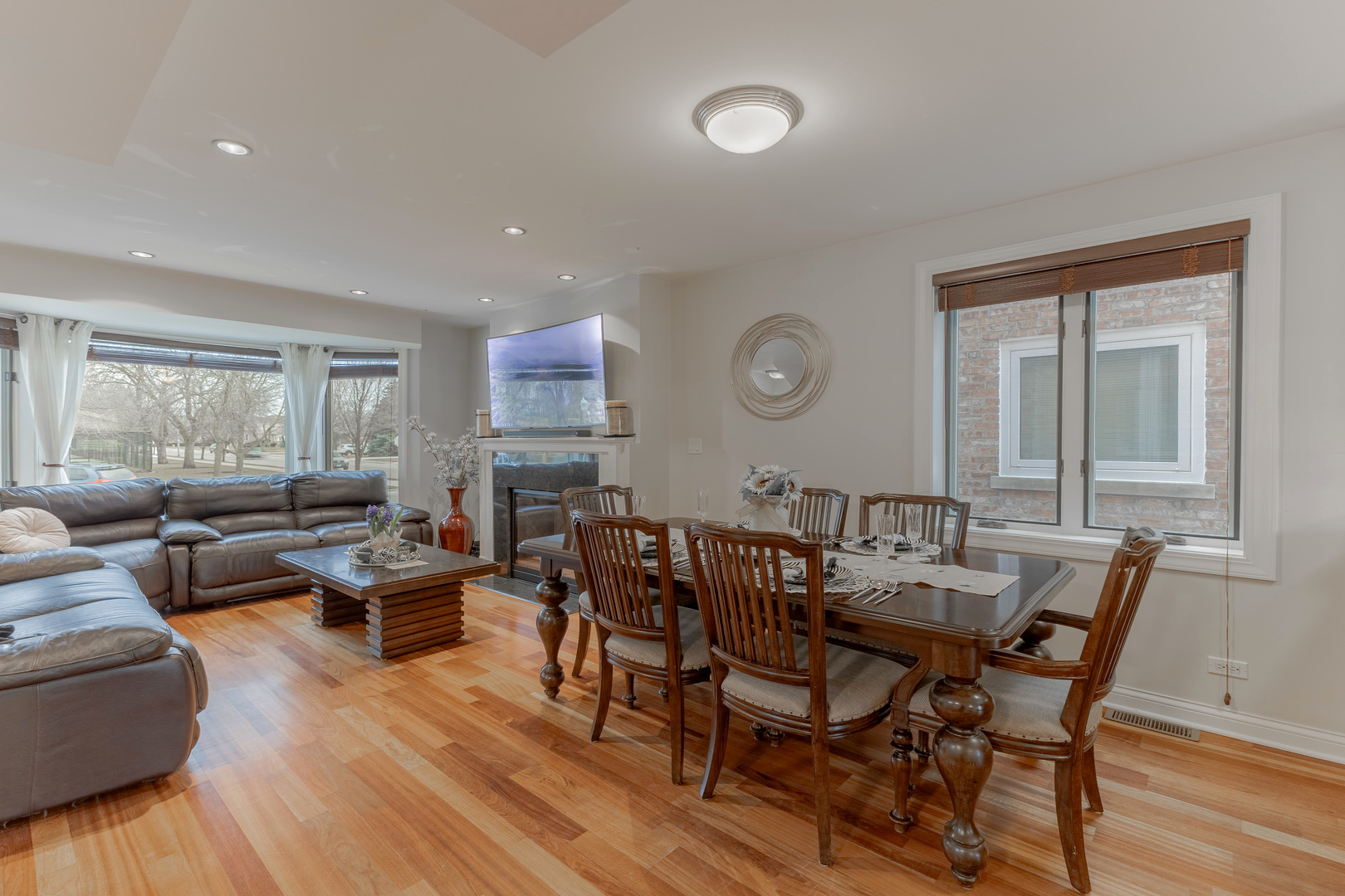 6352 West Giddings Street Chicago IL 60630