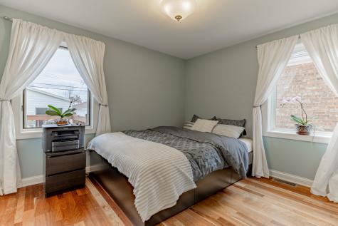 6352 West Giddings Street Chicago IL 60630