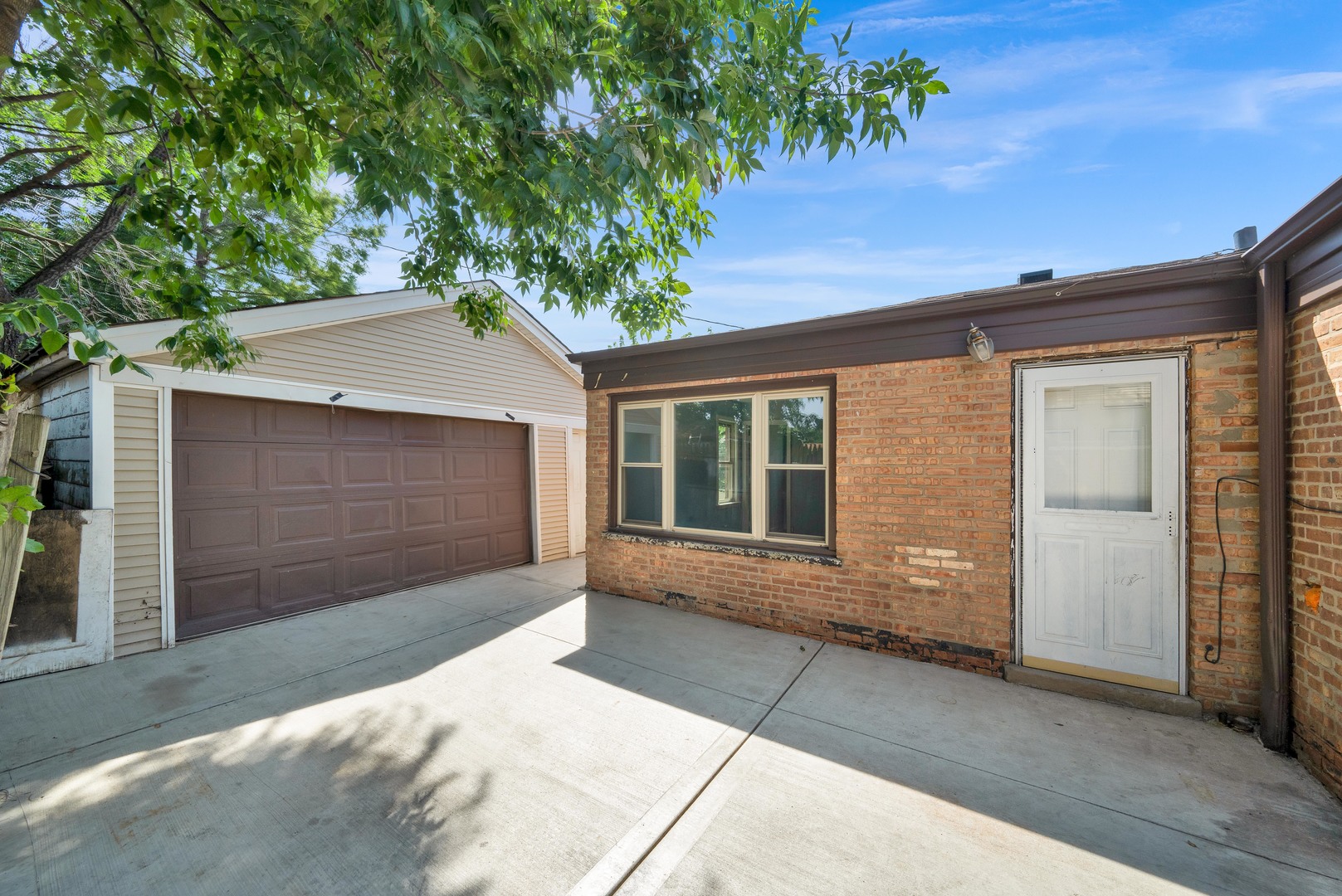 8053 South Kenton Avenue Chicago IL 60652