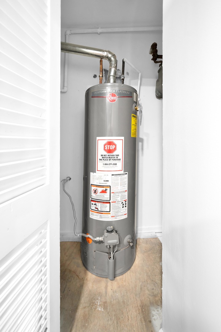 8053 South Kenton Avenue Chicago IL 60652