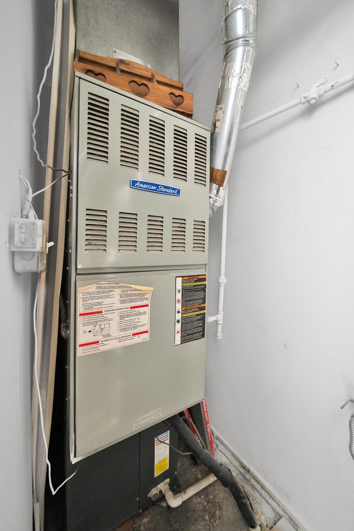 8053 South Kenton Avenue Chicago IL 60652