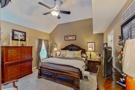 20 Fedor Circle Bloomington IL 61705