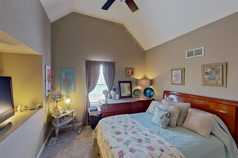 20 Fedor Circle Bloomington IL 61705