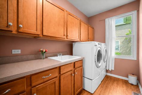 2423 Dustin Drive Sycamore IL 60178