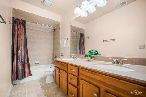 2423 Dustin Drive Sycamore IL 60178