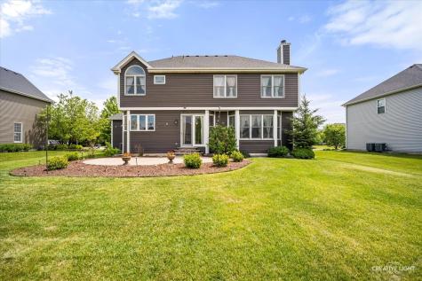 2423 Dustin Drive Sycamore IL 60178