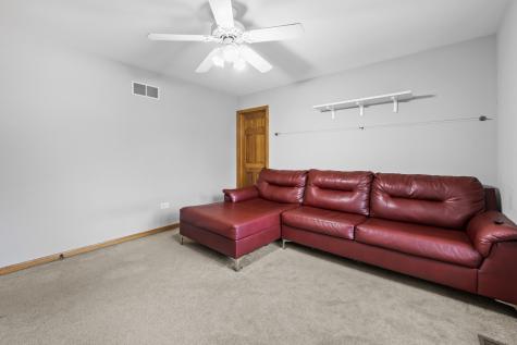 938 Stonehaven Court Elgin IL 60124