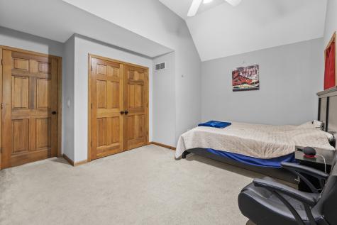 938 Stonehaven Court Elgin IL 60124