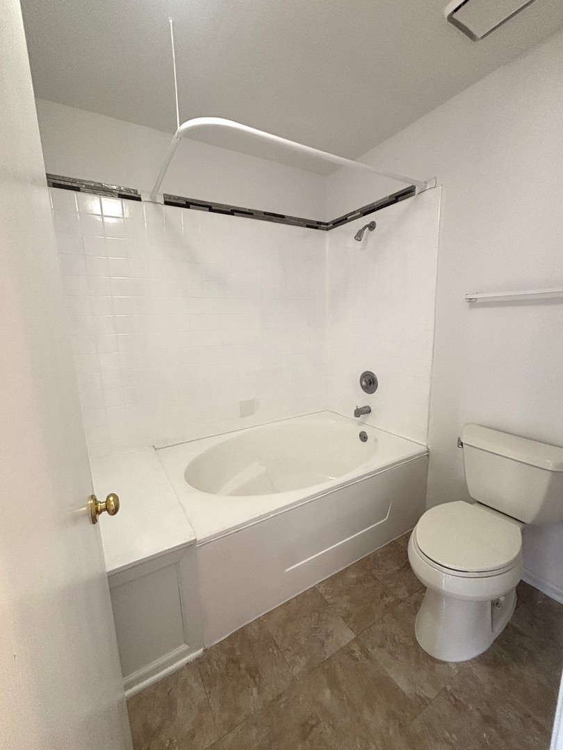 1 Collingwood Court Bolingbrook IL 60440