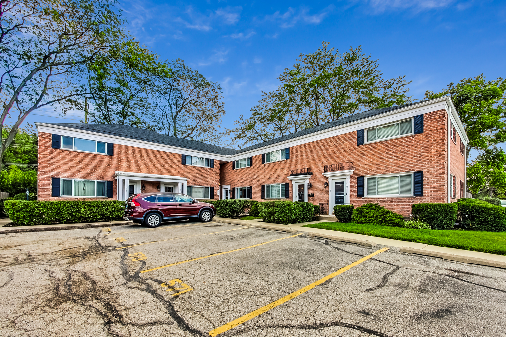 573 Shorely Drive Barrington IL 60010