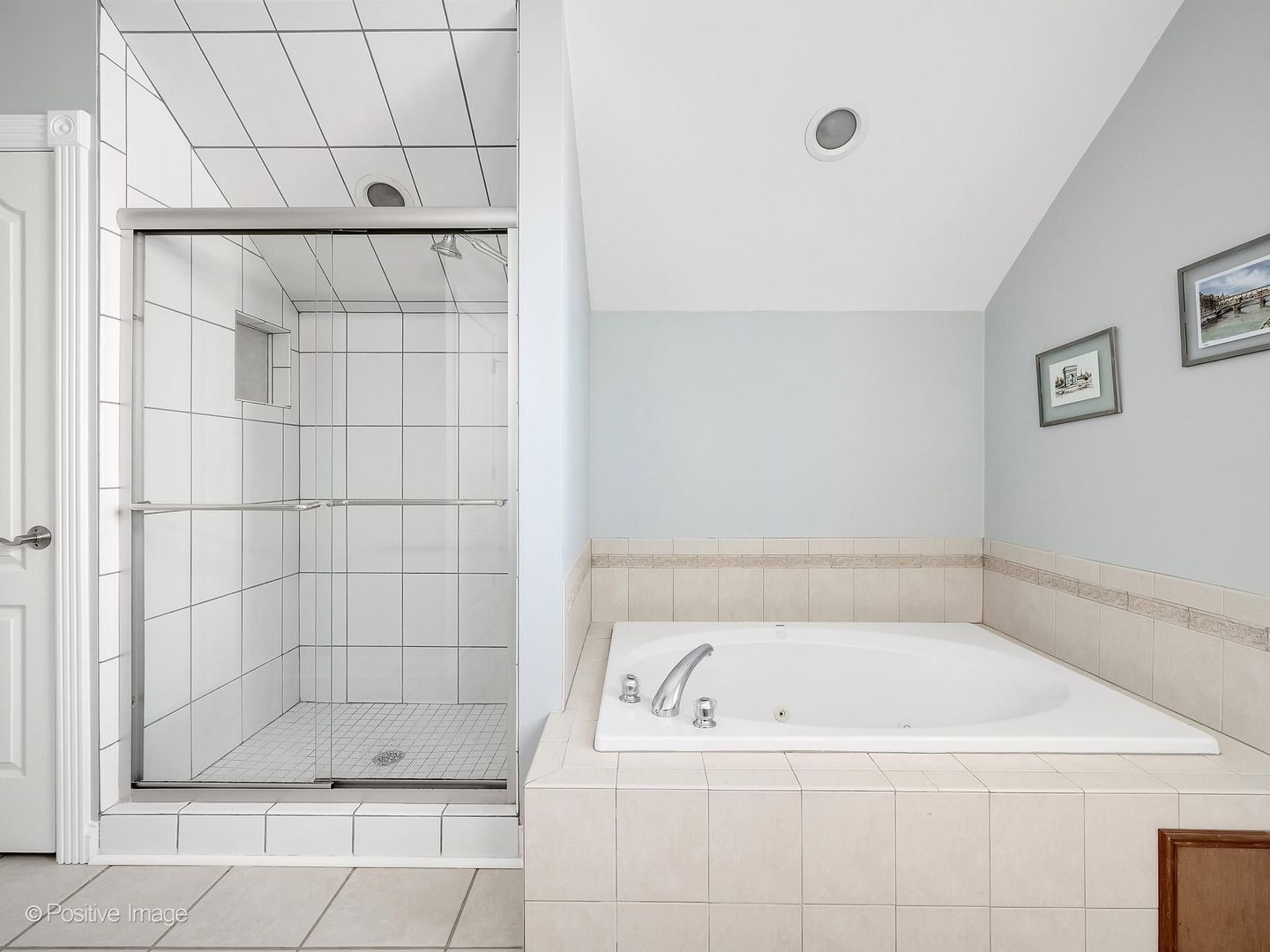 832 Bemis Road Glen Ellyn IL 60137
