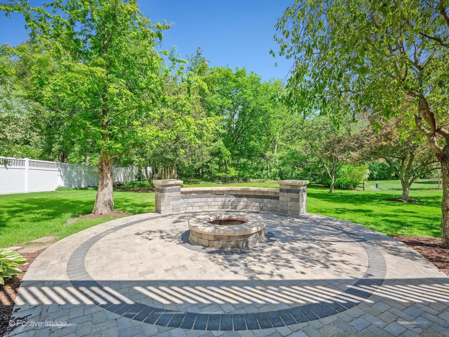 832 Bemis Road Glen Ellyn IL 60137