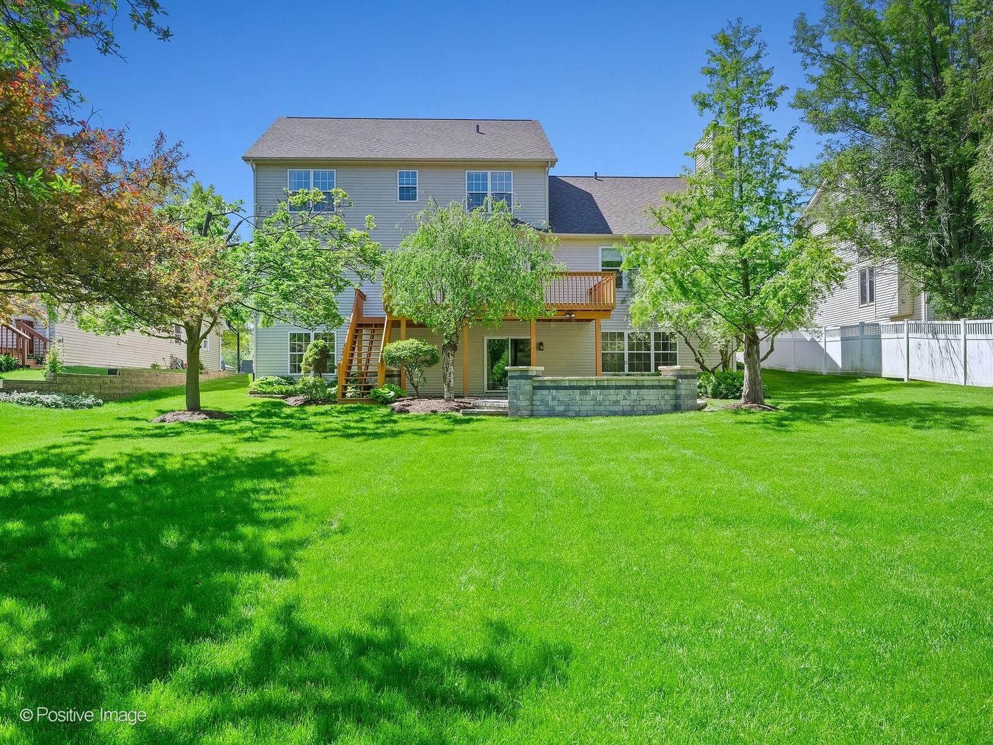 832 Bemis Road Glen Ellyn IL 60137