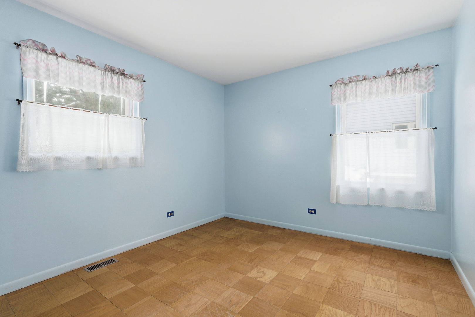 943 Oxford Street Downers Grove IL 60516