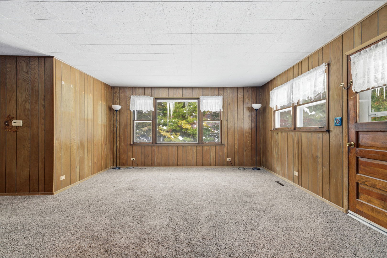 943 Oxford Street Downers Grove IL 60516