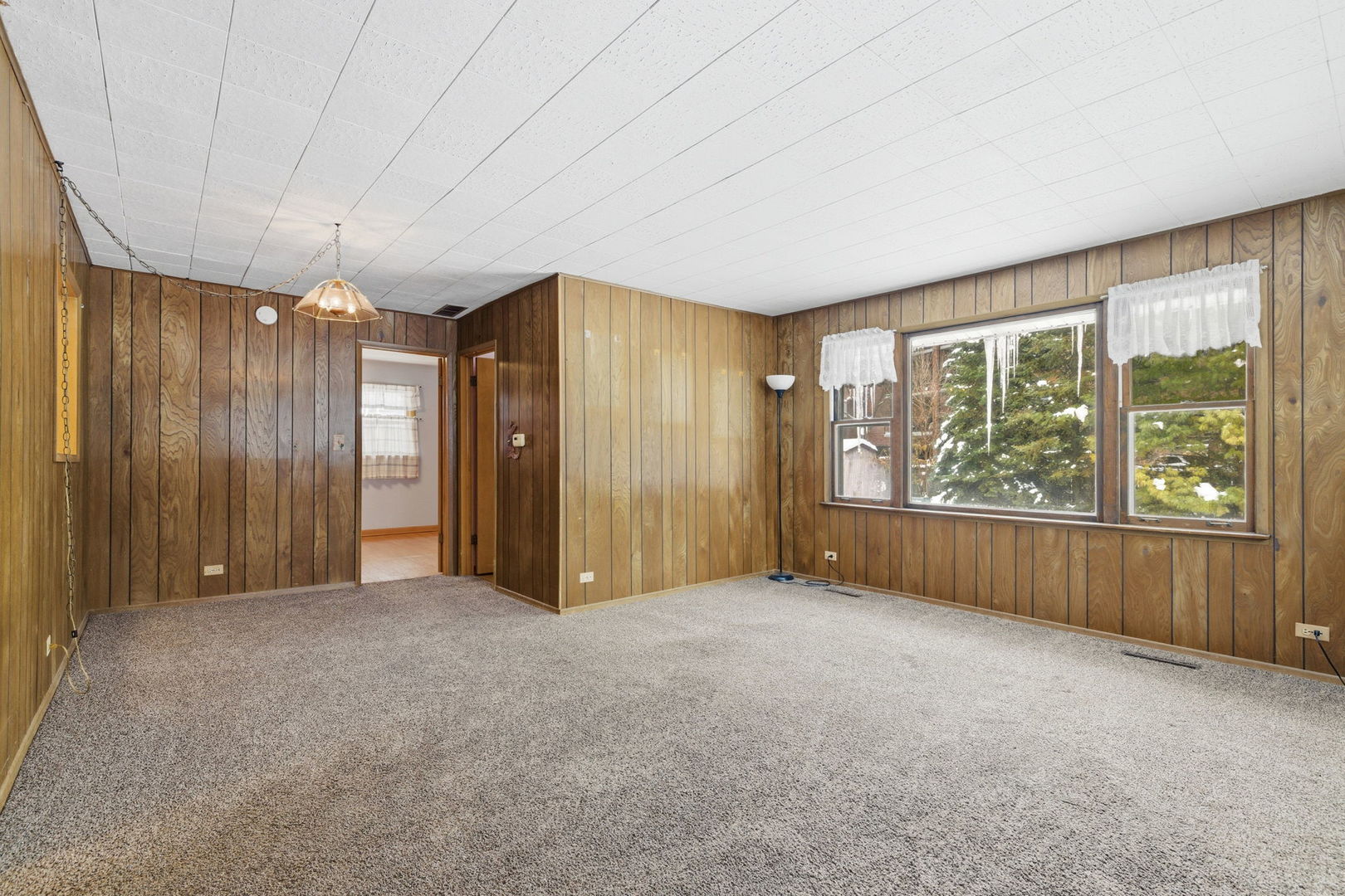 943 Oxford Street Downers Grove IL 60516