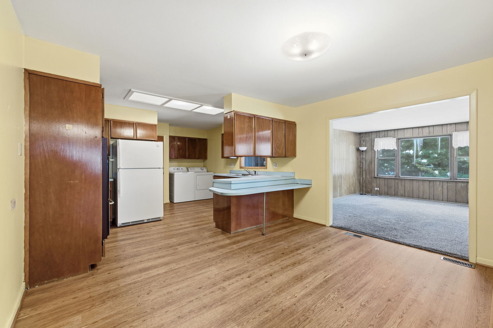 943 Oxford Street Downers Grove IL 60516