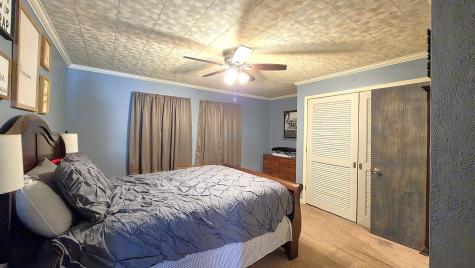 918 North Farnham Street Galesburg IL 61401