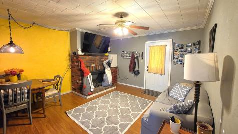 918 North Farnham Street Galesburg IL 61401