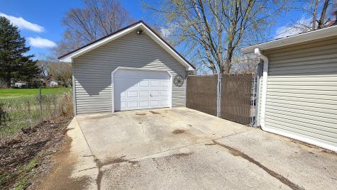 918 North Farnham Street Galesburg IL 61401