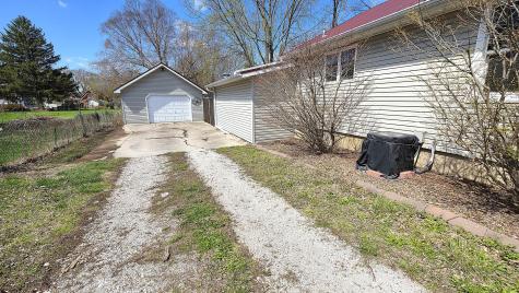 918 North Farnham Street Galesburg IL 61401