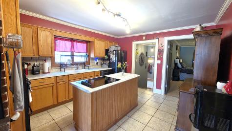 918 North Farnham Street Galesburg IL 61401