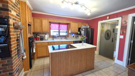 918 North Farnham Street Galesburg IL 61401