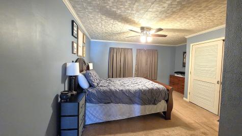 918 North Farnham Street Galesburg IL 61401