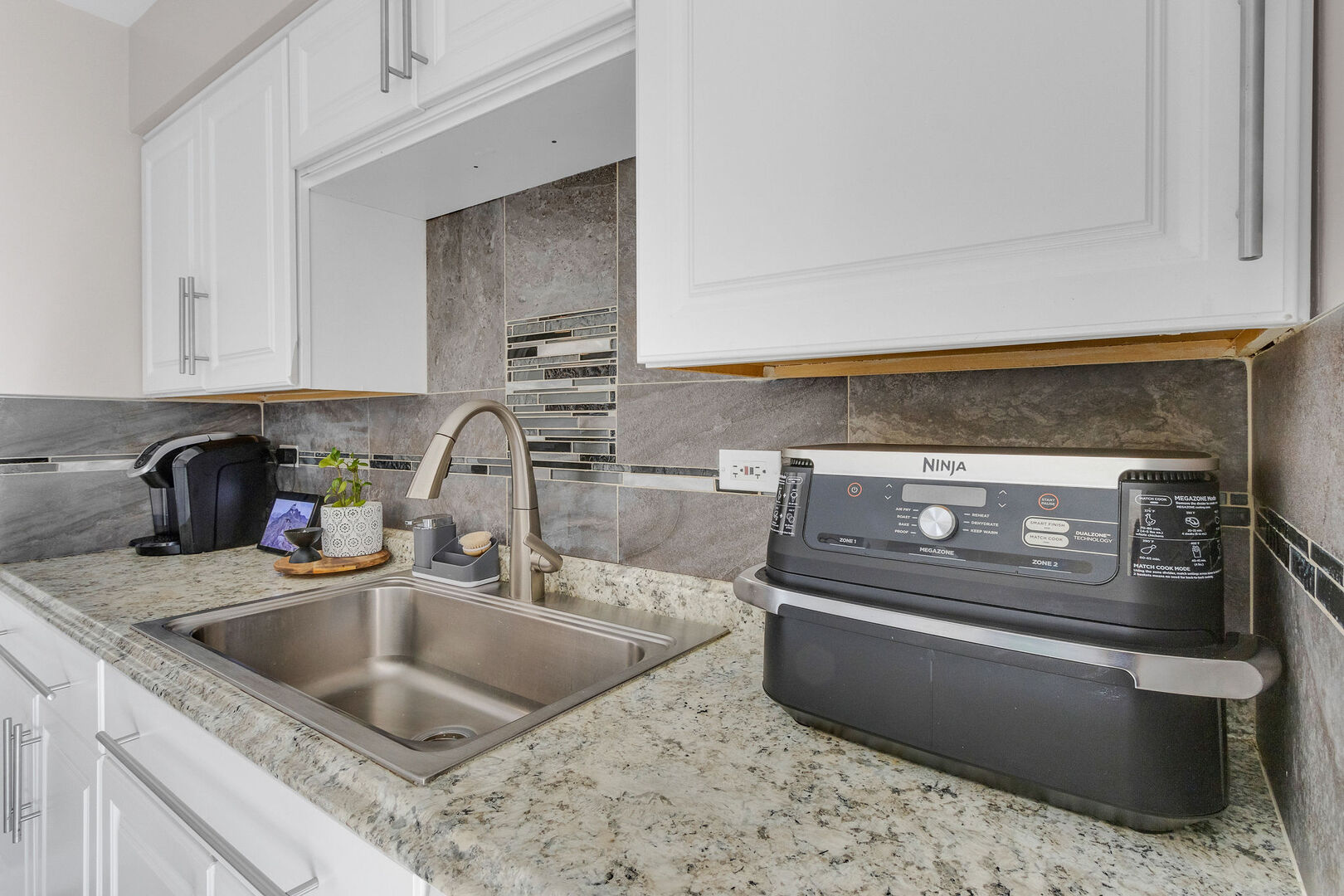 437 Eagle View Drive Carol Stream IL 60188