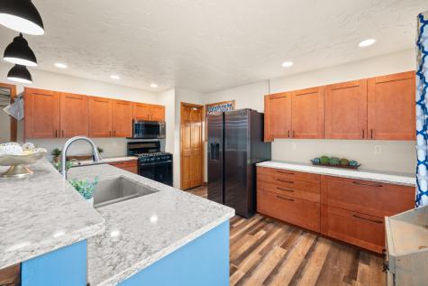 1605 Longwood Drive Sycamore IL 60178