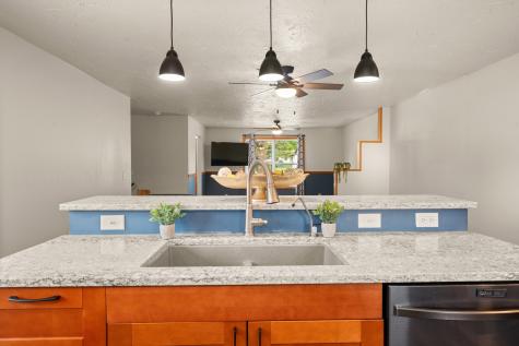 1605 Longwood Drive Sycamore IL 60178