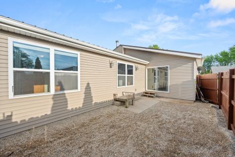 1605 Longwood Drive Sycamore IL 60178