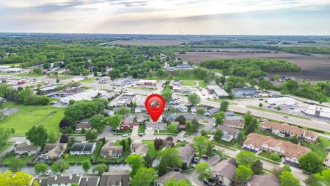 1605 Longwood Drive Sycamore IL 60178