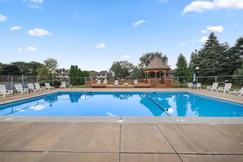 1605 Longwood Drive Sycamore IL 60178